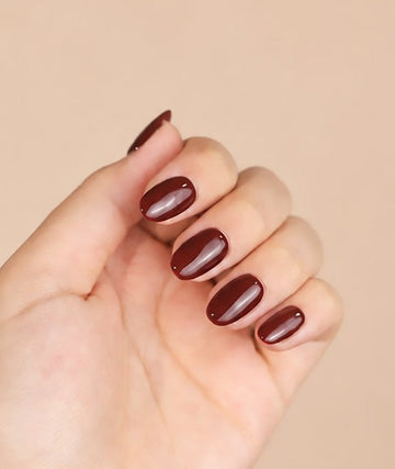 Cherry Crush Press-on Nails von L'Adele in tiefem Kirschrot für die Weihnachtszeit